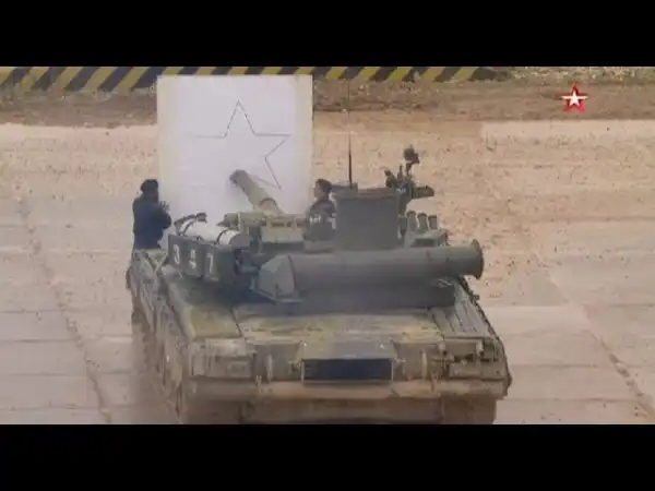Наши танки умеют не только стрелять, но и кое-что ещё...