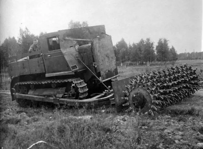 15 минных тральщиков на базе танков Великой отечественной