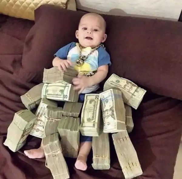 Богатые детишки сорят деньгами