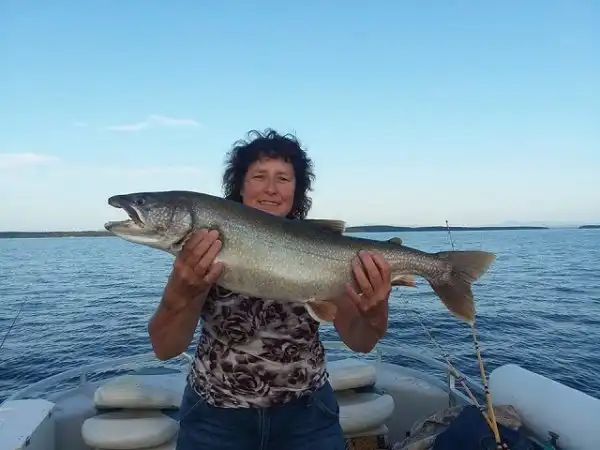 Семейная пара из США поймала в озере Шамплейн рыбу-мутанта