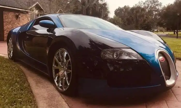 Реплику Bugatti Veyron продают в 20 раз дешевле оригинала