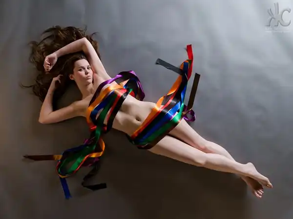 Девушки, и чуть-чуть искусства :))
