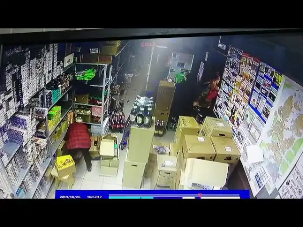 Самая быстрая рука на дико... В КэБэшке.