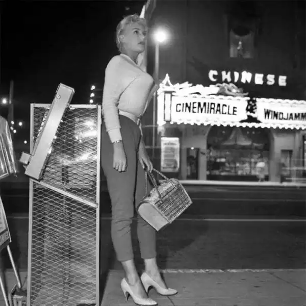Самая фотографируемая секс-бомба в США в середине прошлого века
