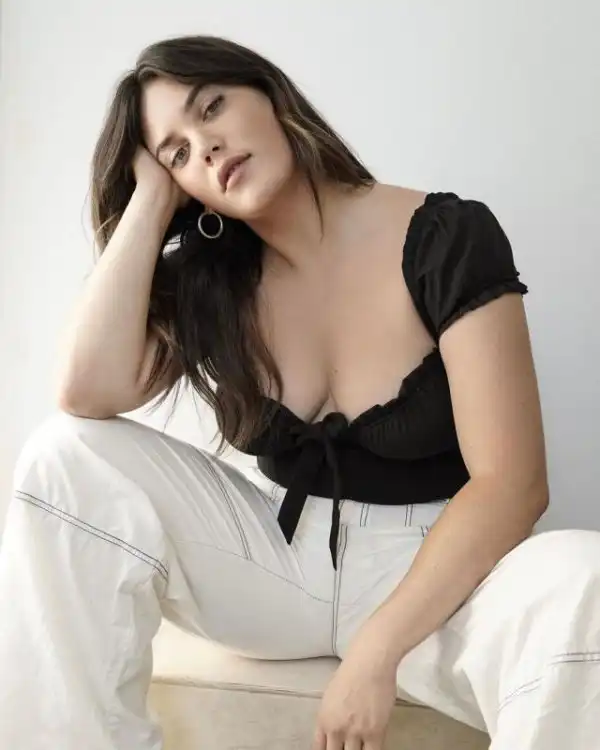 Эли Тейт Катлер - первая модель Victoria's Secret, у которой есть лишний вес