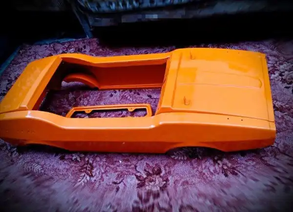 Отец нашел советскую детскую машинку и сделал из нее конфетку