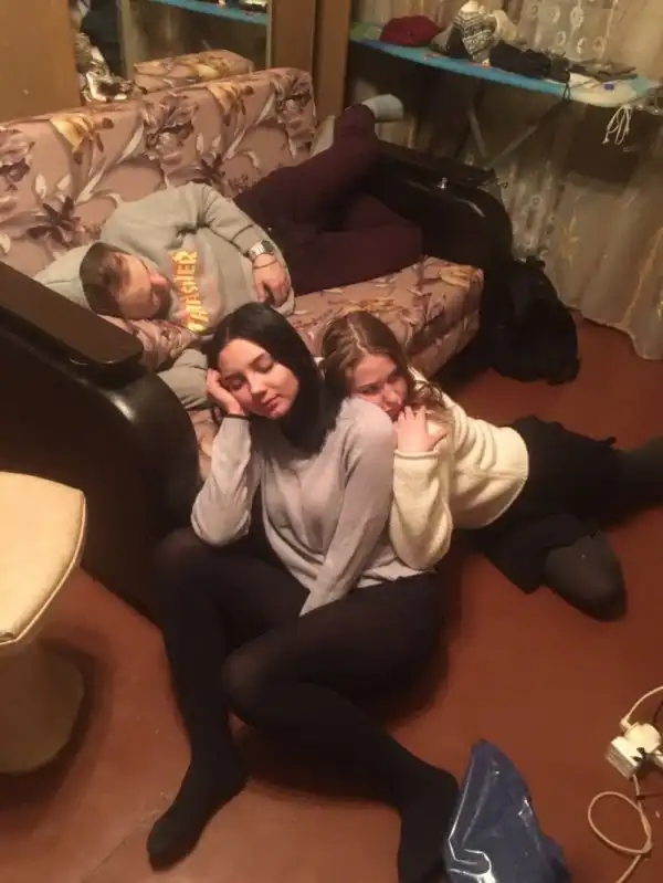 Забавы молодых: пьянки, гулянки, вписки