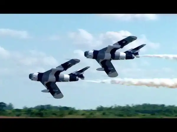 Black Diamonds - американская пилотажная группа, летающая на Миг-17