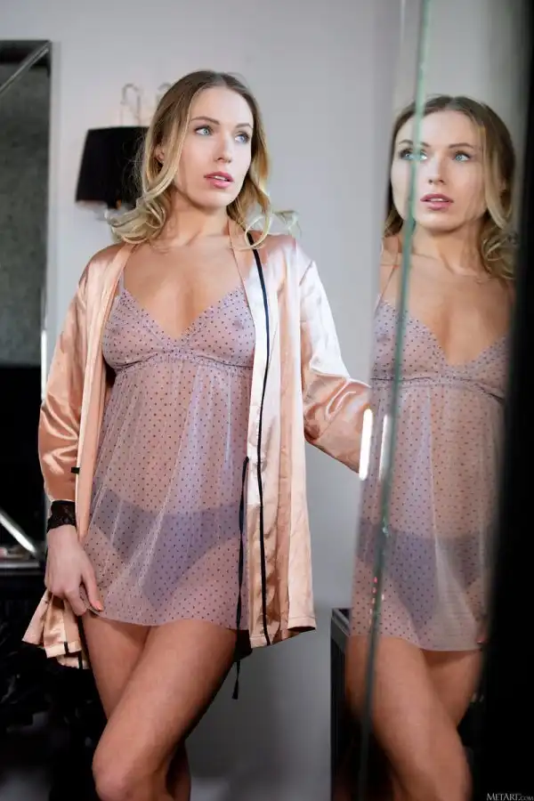 Angelika Greys