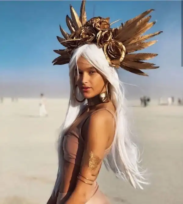 Девушки с фестиваля Burning man