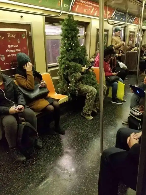 Необычные персонажи и ситуации в метро
