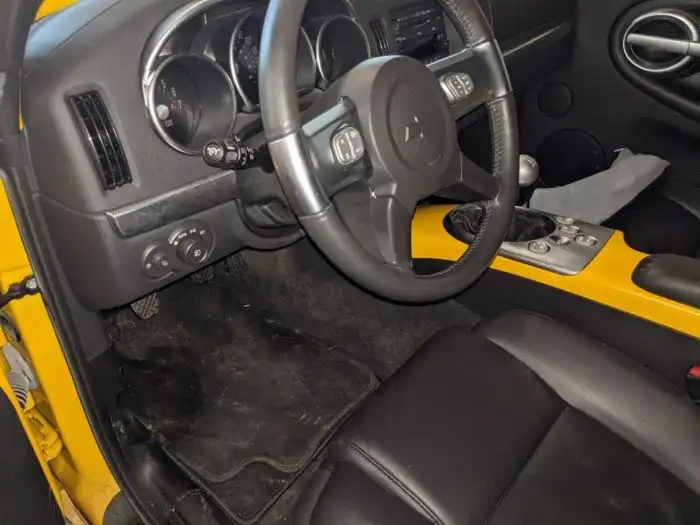 Этот Chevrolet SSR 2005 года выпуска, который провёл в сарае 18 лет, никогда не был на мойке Этот Chevrolet SSR 2005 года выпуска, который провёл в сарае 18 лет, никогда не был на мойке