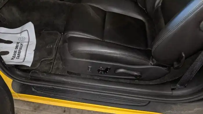 Этот Chevrolet SSR 2005 года выпуска, который провёл в сарае 18 лет, никогда не был на мойке Этот Chevrolet SSR 2005 года выпуска, который провёл в сарае 18 лет, никогда не был на мойке