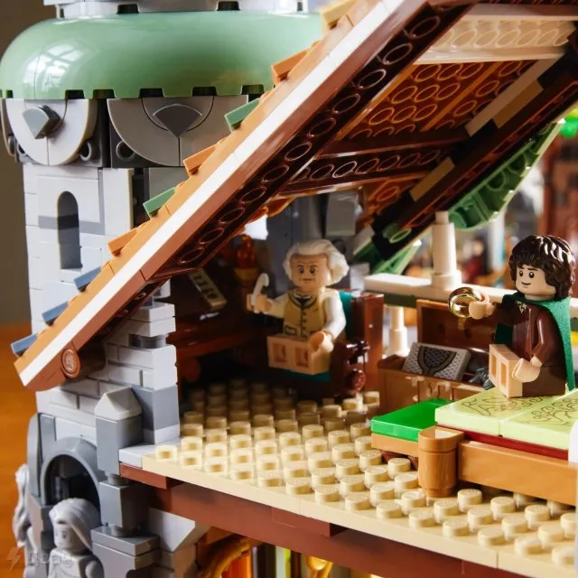 Крутой набор Lego по "Властелину колец" с Ривенделлом Крутой набор Lego по "Властелину колец" с Ривенделлом