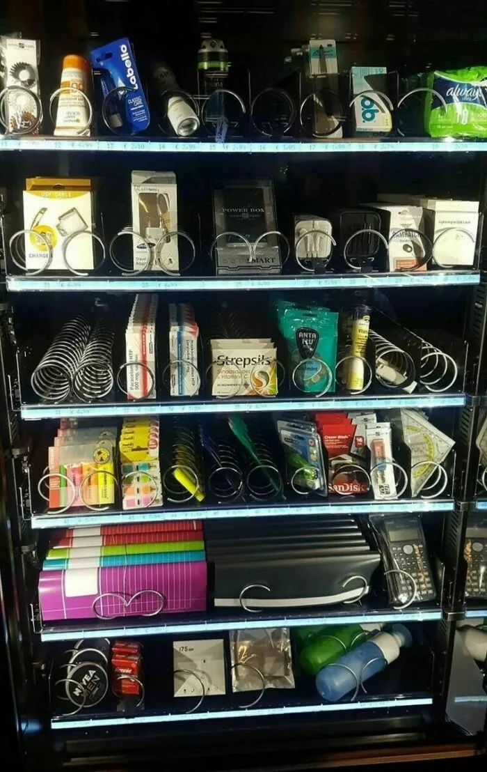 От сыра до книг: фотографии торговых автоматов по всему миру