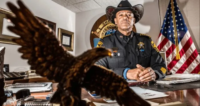 Американский шериф: почему он не полицейский, что он делает и как им стать