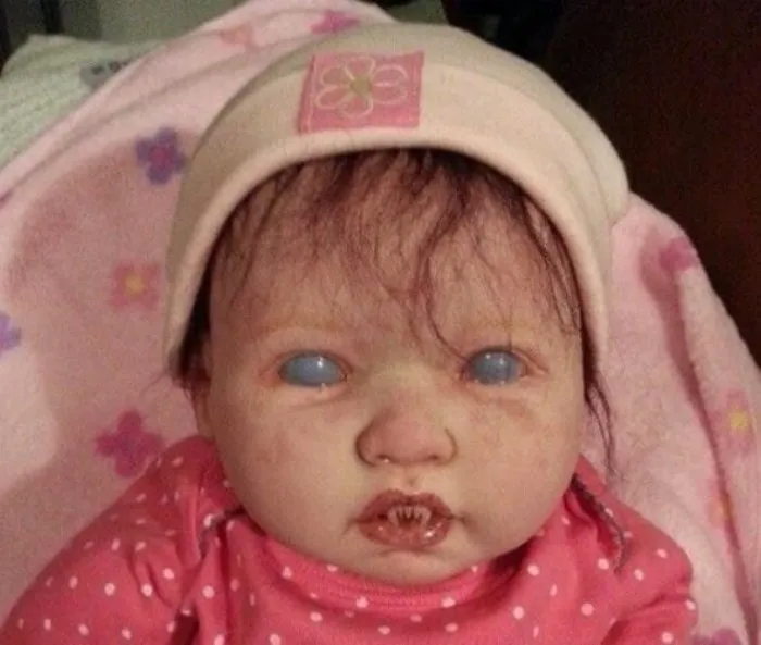 Они могут приснится вам в кошмарах: страшные куклы-младенцы Джулии Хэмилл