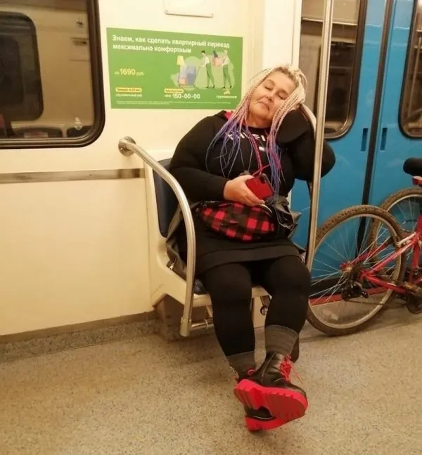 Модники и чудаки из метро Модники и чудаки из метро
