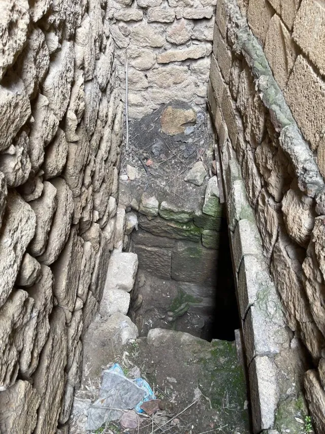 В Дербенте под жилыми домами обнаружены остатки старинного караван-сарая