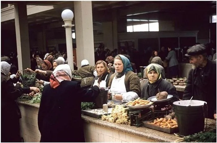 26 фотографий из советских магазинов: как жила страна во время дефицита