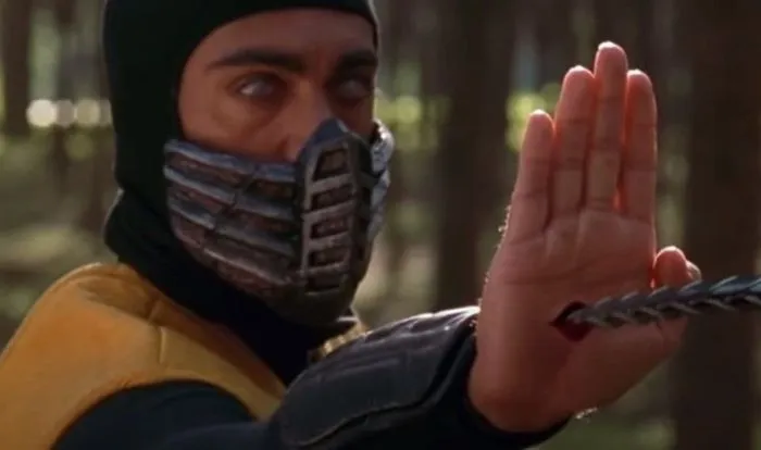 20 абсурдных моментов в фильме "Mortal Kombat" (1995), которые многие пропустили