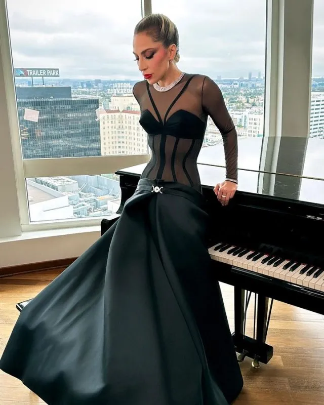 Леди Гага - отмечает 36-летие: яркие фото актрисы, певицы и "мамы монстров" Леди Гага - отмечает 36-летие: яркие фото актрисы, певицы и "мамы монстров"