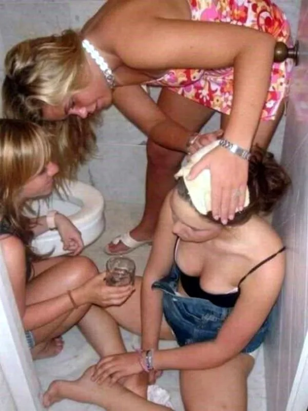 Пьяные девушки на вечеринках