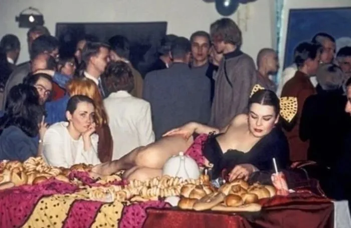 Тяжелые, яркие 90-е. Фото, которые передают настоящую атмосферу советов