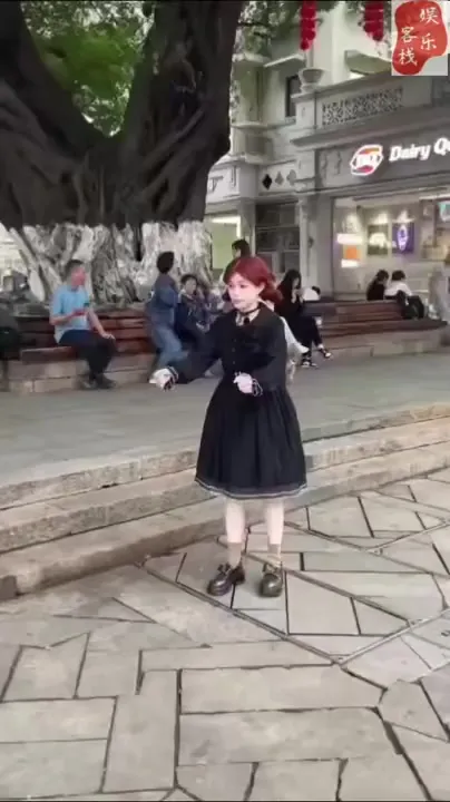 Классно двигается