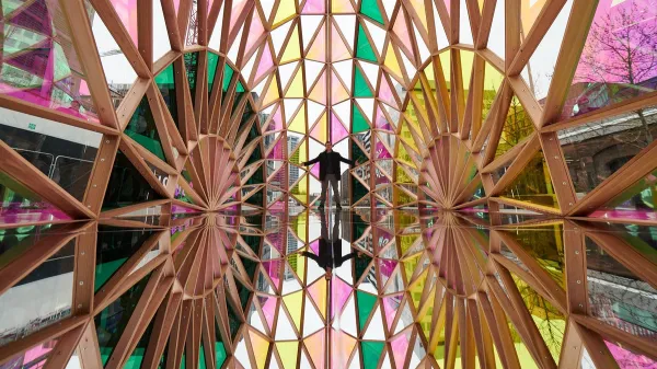 Масштабные и впечатляющие инсталляции от британского художника Люка Джеррама