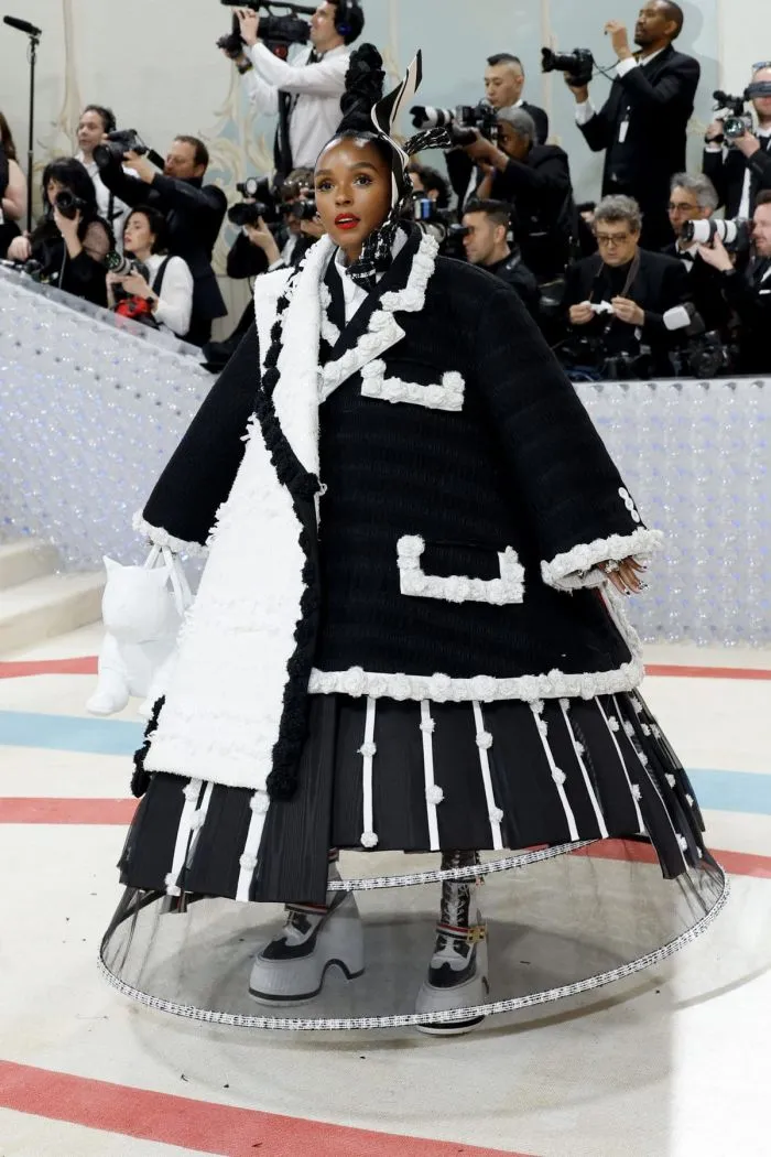 20 самых интересных звёздных образов бала Met Gala 2023, посвященного памяти Карла Лагерфельда 20 самых интересных звёздных образов бала Met Gala 2023, посвященного памяти Карла Лагерфельда