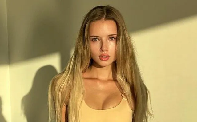 Полина Малиновская - модель и блогер из Белоруссии, которая не стесняется своей красоты