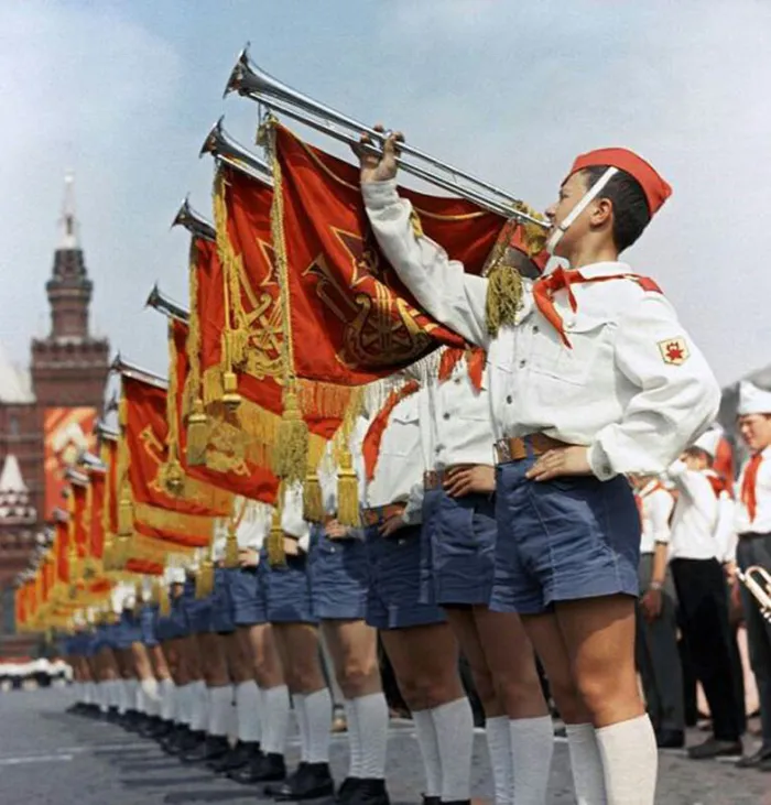 Прикольные и просто красивые картинки: С Днём Пионерии!