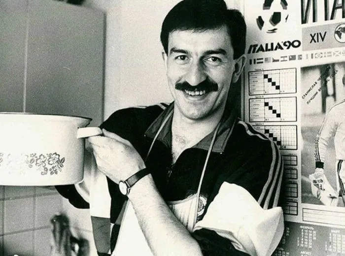 Попробуйте узнать: известные россияне и их фото в 90-е Попробуйте узнать: известные россияне и их фото в 90-е