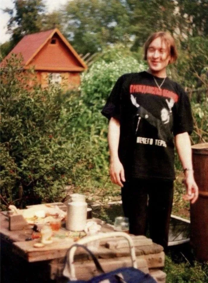 Попробуйте узнать: известные россияне и их фото в 90-е Попробуйте узнать: известные россияне и их фото в 90-е