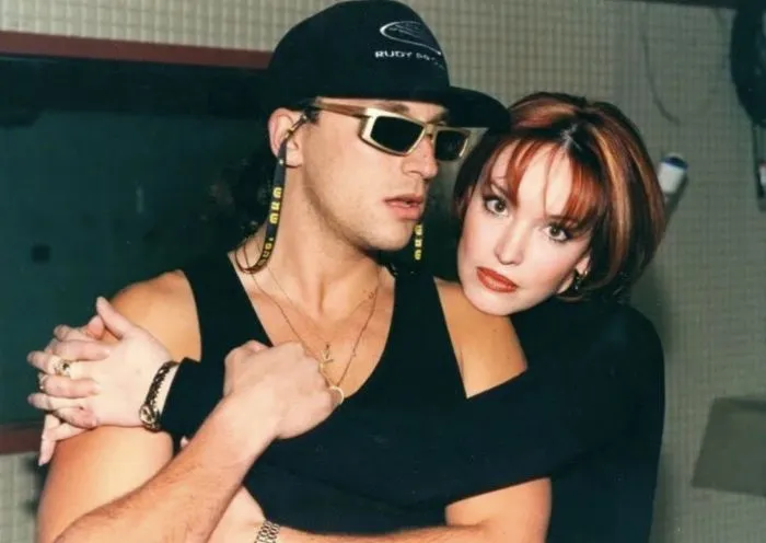 Попробуйте узнать: известные россияне и их фото в 90-е Попробуйте узнать: известные россияне и их фото в 90-е