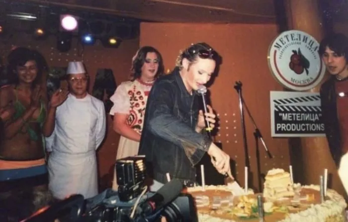 Попробуйте узнать: известные россияне и их фото в 90-е Попробуйте узнать: известные россияне и их фото в 90-е