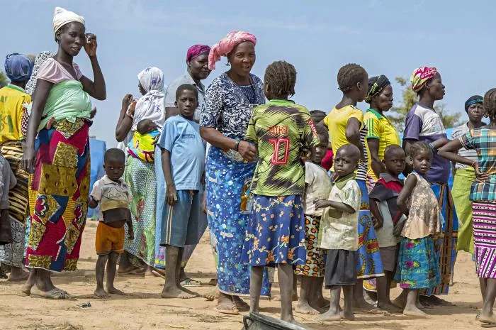 Здесь самое жаркое лето в мире! Как живут люди в Буркина-Фасо и как справляются с жарой? Здесь самое жаркое лето в мире! Как живут люди в Буркина-Фасо и как справляются с жарой?