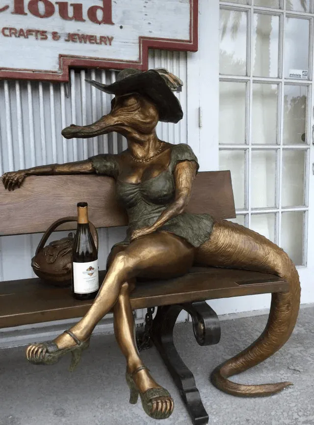 Подборка странных статуй и памятников, смысл которых понять непросто