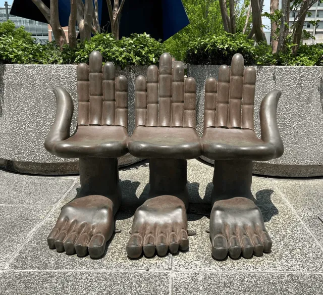 Подборка странных статуй и памятников, смысл которых понять непросто