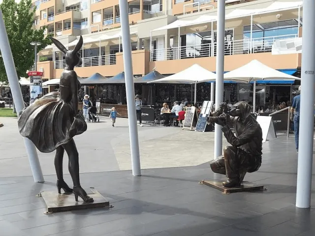 Подборка странных статуй и памятников, смысл которых понять непросто