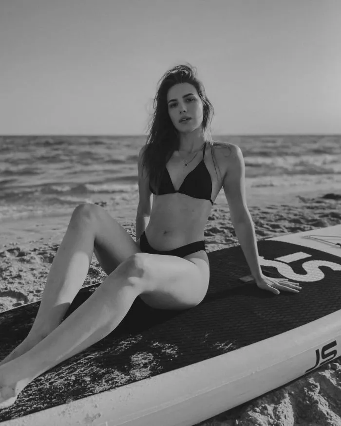 Водонаева нервно курит в сторонке: правдивый фотоотчёт с пляжей Анапы Водонаева нервно курит в сторонке: правдивый фотоотчёт с пляжей Анапы