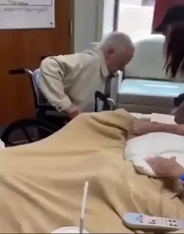 92летний старший брат прощается с тяжелобольным младшим братом