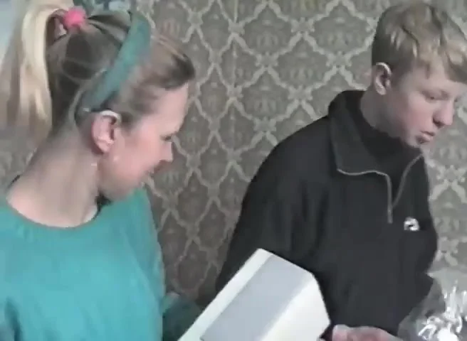 Распаковка первого компьютера в семье (30 декабря 1999 года)⁠⁠
