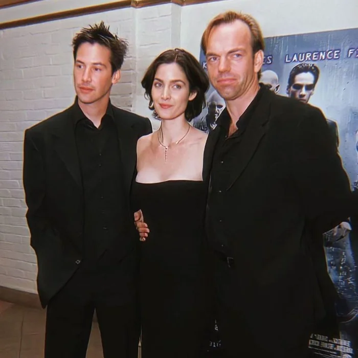 24 марта 1999 года — премьера культового фильма 'Матрица'