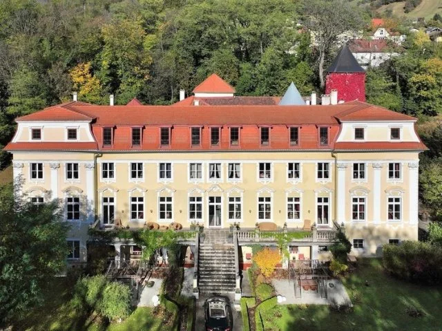 Замок Моцарта на продажу: 50 комнат по цене 13,1 миллиона долларов